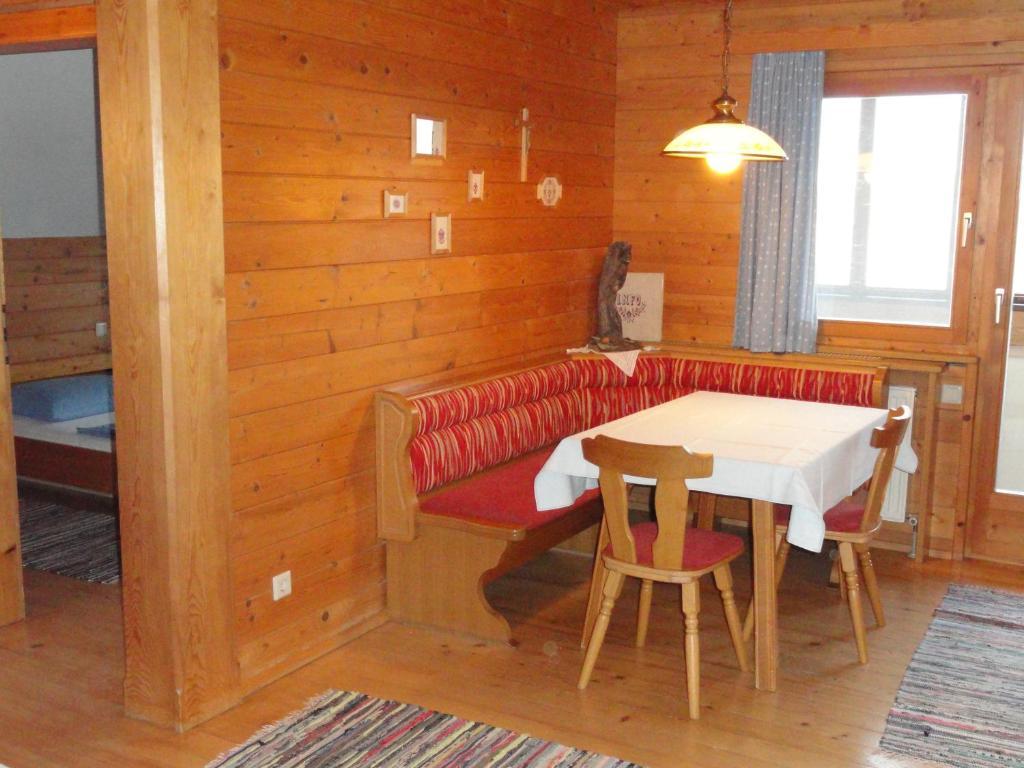 Baby- Und Kinderhof Aicherbauer Seeham Quarto foto
